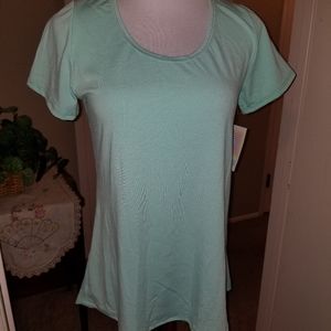 NWT Lularoe Classic T